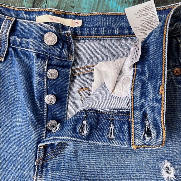 Levi's Wedgie Jeans Distressed Button Fly Raw Hem Size 26 - Picture 13 of 14